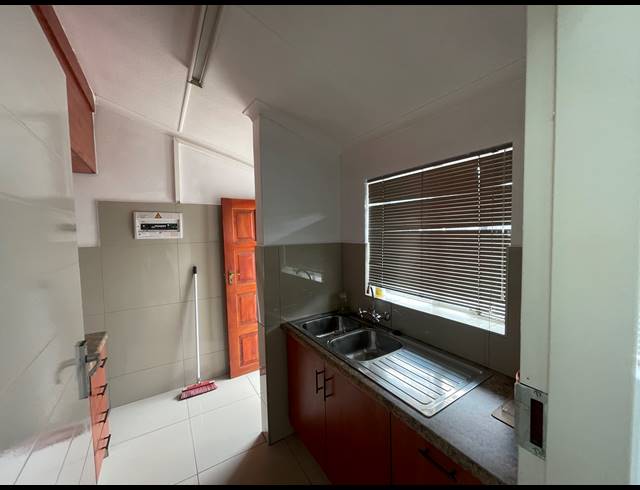 200M² OFFICE TO LET IN PARKDENE